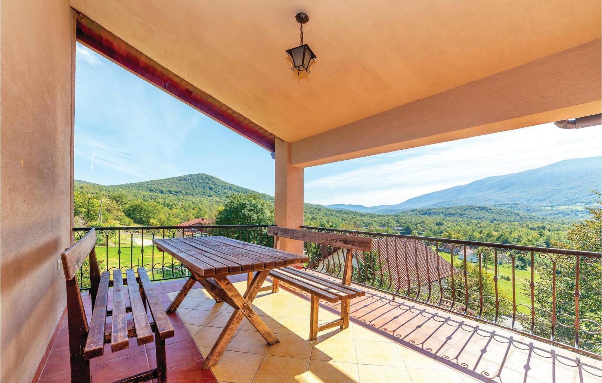 7 Bedroom Pet Friendly Home In Crni Kal Crni Kal  Exterior foto